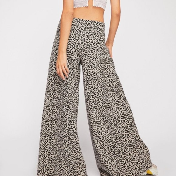 Free People Hes A Cheetah Jogger, SMALL - Picture 3 of 3